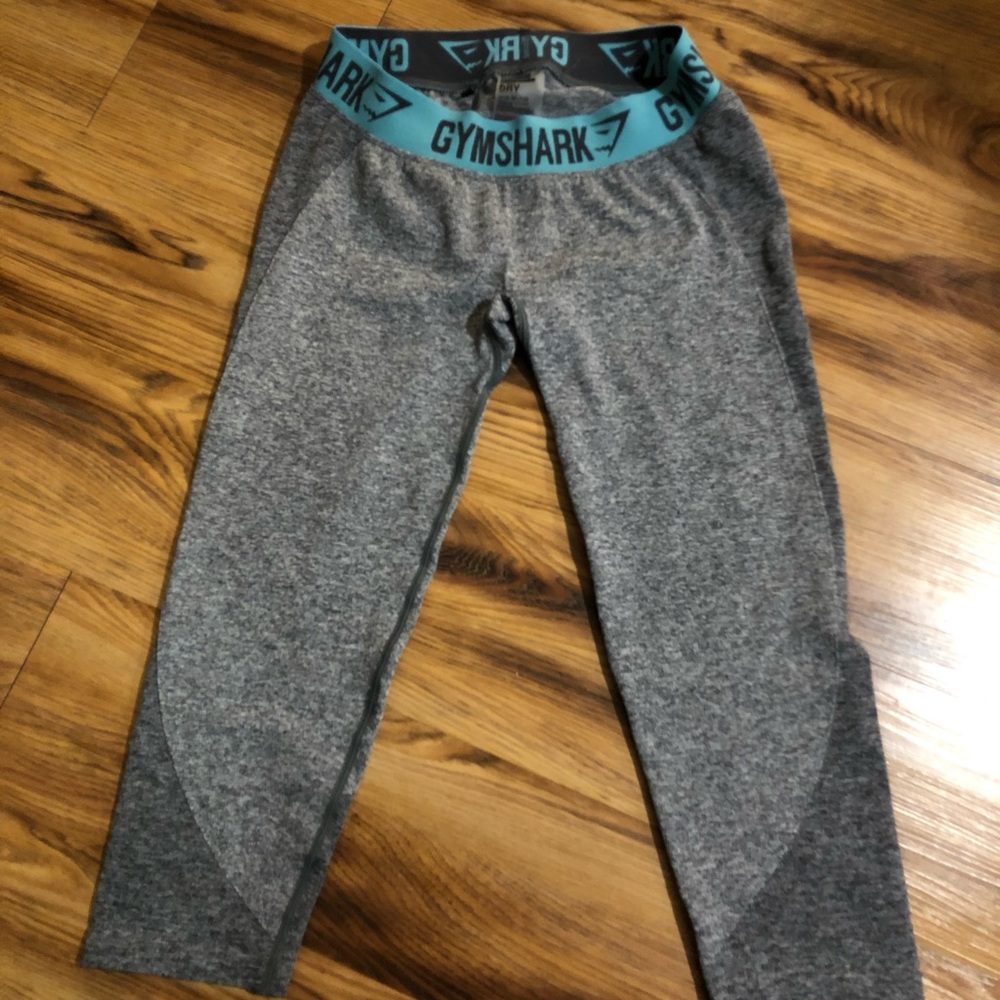 GYMSHARK CROP LEGGINGS SIZE M